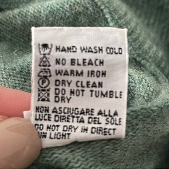 ❌Sold❌VINTAGE 90's United Colors Of Benetton 100% Wool Green Mock Neck Sweater - Picture 9 of 9